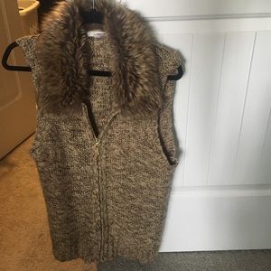 Alia faux fur sweater vest size large